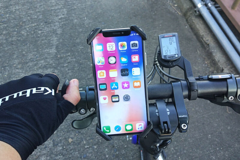 スマホホルダー 自転車 携帯 GPS バイク 脱落防止 固定 伸縮 取付簡単 通販