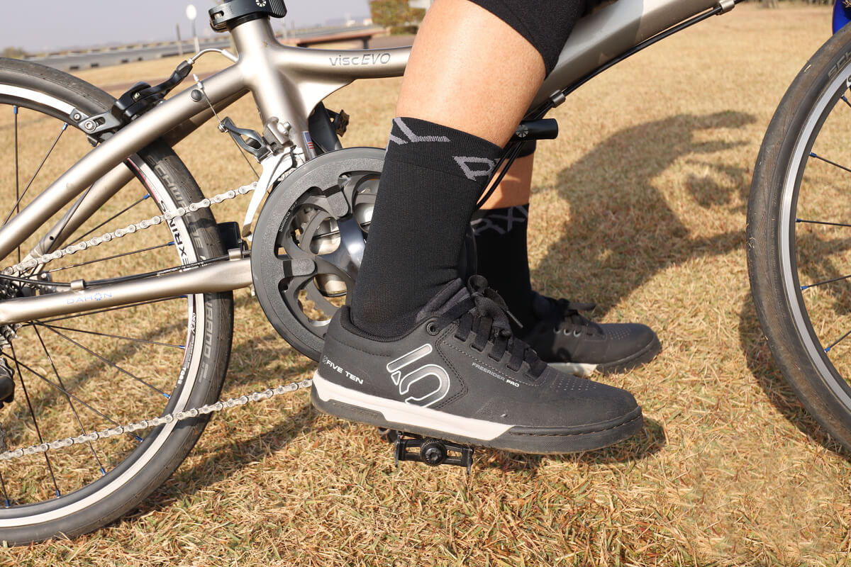R×Lの「自転車専用ソックス」を履いてペダリングを効率化！ | 週末サイクリング部