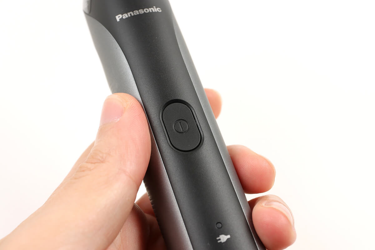 Panasonicのボディトリマー ER-GK81の電源ボタン
