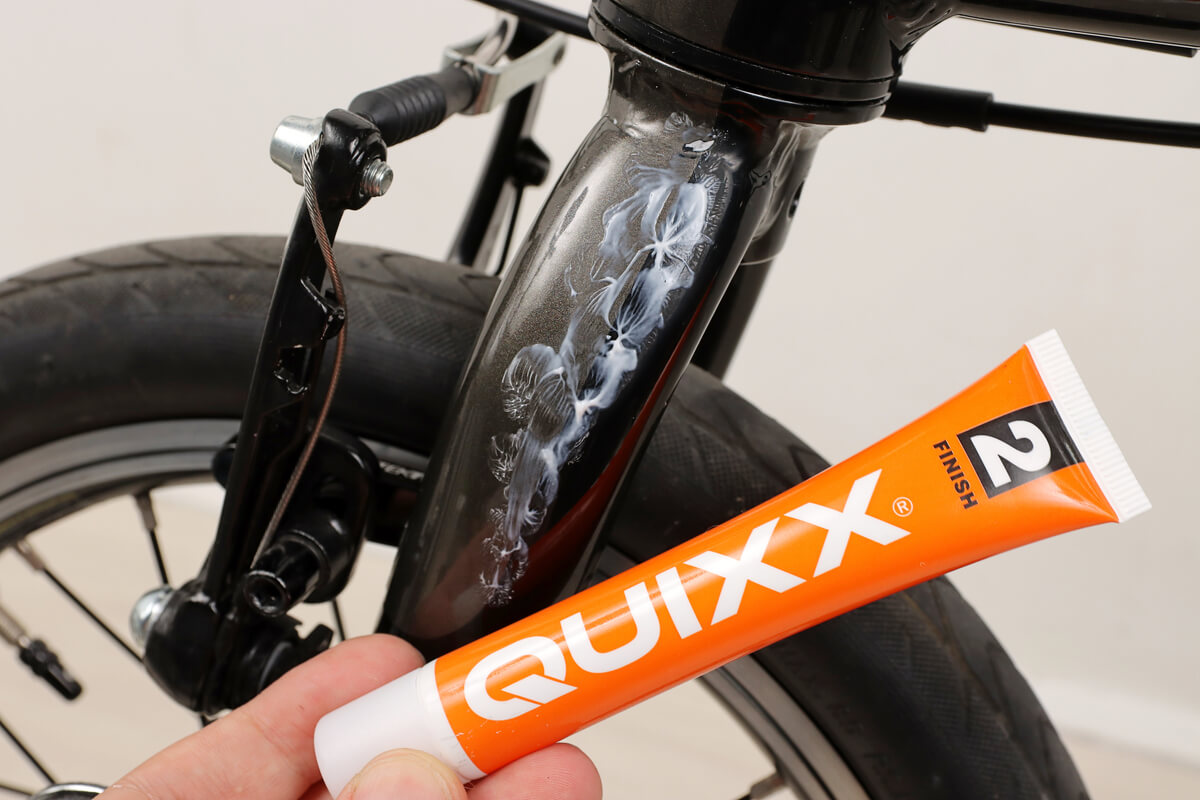 QUIXX（クイックス）仕上げの2液を塗る