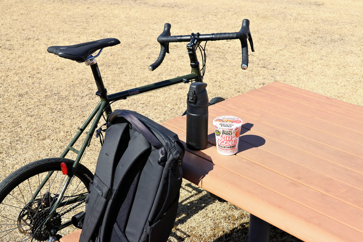 サイクリング 休憩テーブル